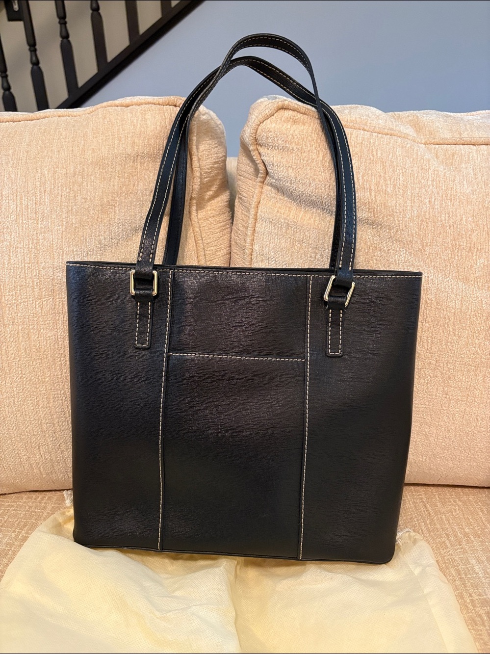 Dooney & Bourke Black Leather Tote Bag - Picture 4 of 16